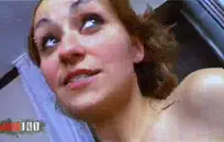 الساخنة في سن المراهقة وقحة في الملابس الداخلية يلعب مع كس.