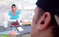 الهواة شقراء جبهة تحرير مورو الإسلامية في قفص مع العفة ومارس الجنس في الحمار.